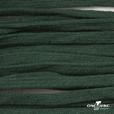 Шнур плетеный d-8 мм плоский, 70% хлопок 30% полиэстер, уп.85+/-1 м, цв.1016-т.зеленый - купить в Чебоксарах. Цена: 742.50 руб.